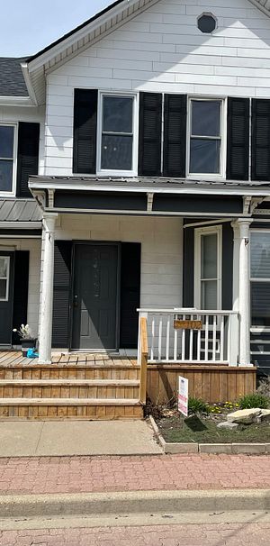 100 Gore St. Amherstburg Ont. - Photo 2