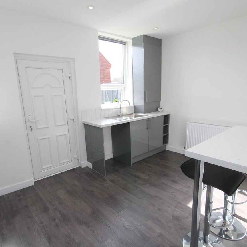 Cowburn Street, Leigh, WN7 - Photo 1