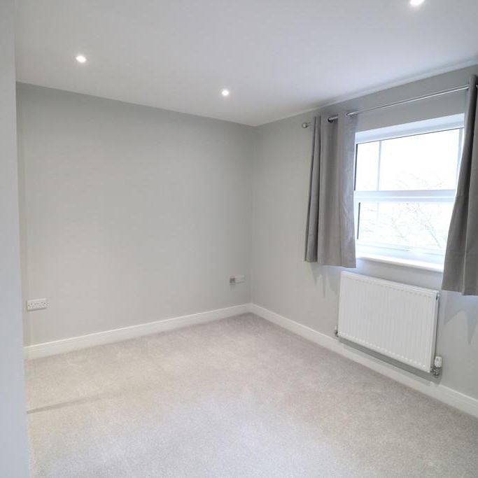 2 bedroom end of terrace house to rent - Photo 1