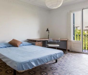 Room in shared apartment in Barcelona - Photo 3