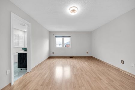 For Lease - 19 Connery Crescent, Markham, Ontario - Photo 5