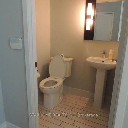 Leslie & Sheppard Stunning 2Bdrm +Den Luxurious Twnhouse Upgraded Kit - Photo 3