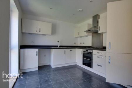 4 bedroom townhouse to rent - Photo 5