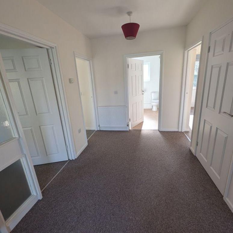 2 bedroom bungalow to rent - Photo 1