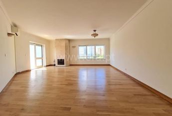 Apartamento T4 em Lisboa