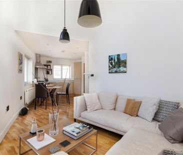 The Lamb, Totnes - Photo 1