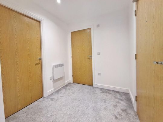 1 bedroom Flat To Let - Photo 1