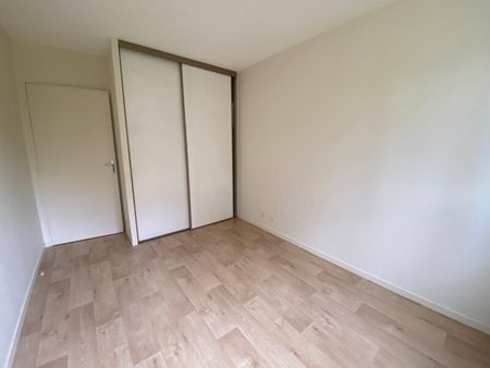 Location Appartement 3 pièces 68m² ST JEAN DE LA RUELLE 45140 - Photo 2
