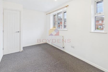 3 bedroom terraced house to rent - Photo 2