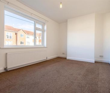 2 bedroom semi-detached house to rent - Photo 3