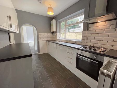 4 Bedroom | 6 Abingdon Road, PL4 6HY - Photo 5