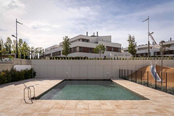 3 room luxury Apartment for rent in Sabadell, Catalonia - Photo 1