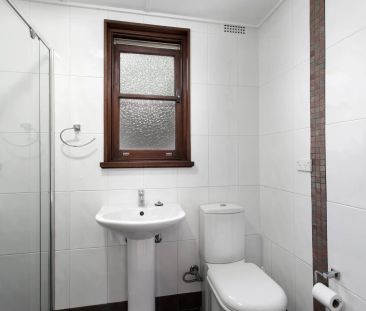 Beach side living - Photo 4