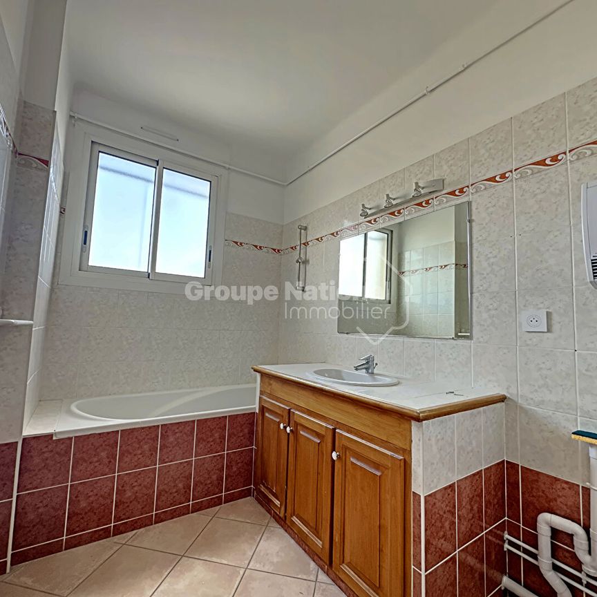 A louer Arles Trinquetaille T3 avec place parking, - Photo 1