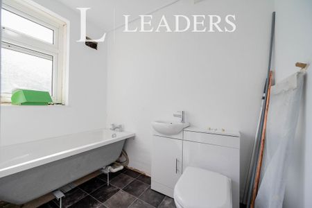 3 bedroom terraced house to rent - Photo 5