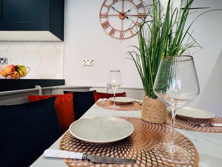 Beautifully presented property promoting modern living - Foxhall Road Bedroom 1 (Large double ensuite) - Photo 2