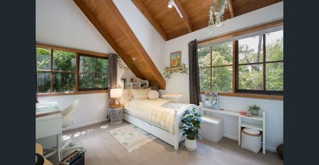 Private Hills Retreat - Gardener Included - Photo 5