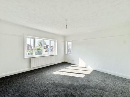 3 bedroom flat to rent - Photo 3