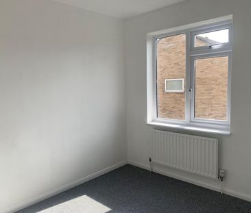 3 bedroom House To Let - Photo 2