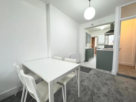 2 bedroom flat to rent - Photo 3