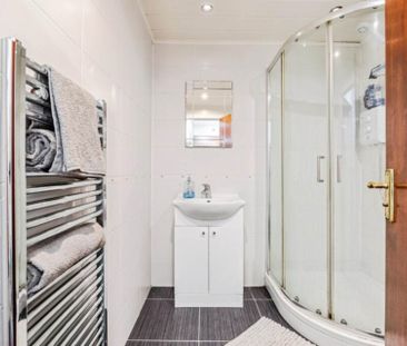 Price £650 pcm - Available Now - Unfurnished - Photo 3