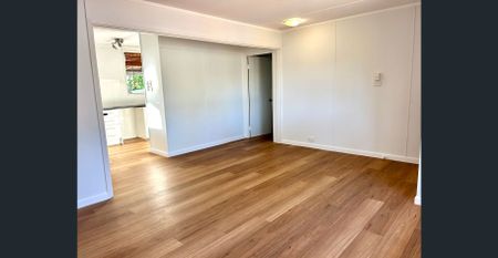 Neat and Cozy renovated 3x1 on a 742sqm block - Photo 3