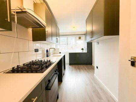 2 Bed Flat, Anderson Road, E9 - Photo 4