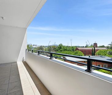 Modern and spacious one bedroom unit in Prime location - Photo 6