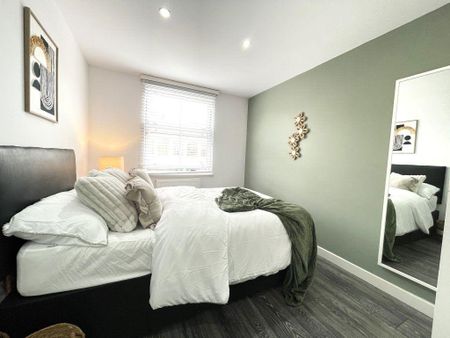 1 bedroom in a house share to rent - Photo 3