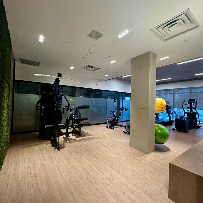 For Lease - 3250 Carding Mill Trail Unit# 501, Oakville, Ontario - Photo 1