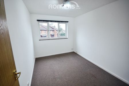 Littlebrook Avenue, Slough, SL2 - Photo 5