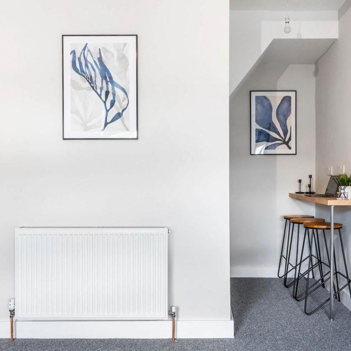 6 bedroom house to rent - Photo 1