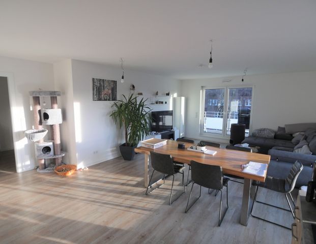 Attraktive 3-Zimmer-Wohnung mit Balkon & Pkw-Außenstellplatz in Würselen! - Photo 1