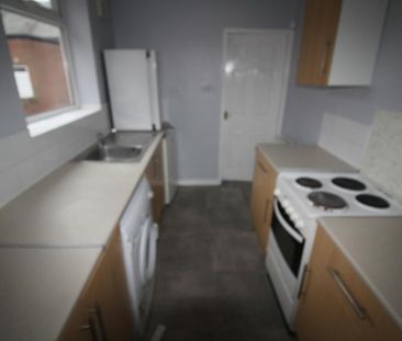 3 bedroom flat to rent - Photo 3