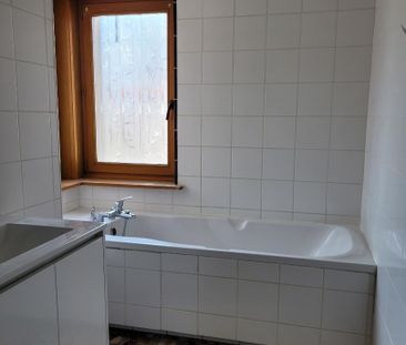 Location Appartement 4 pièces 97m² VIESLY 59271 - Photo 4