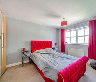 3 bedroom House To Let Total Size: 948 SQ FT - Photo 3