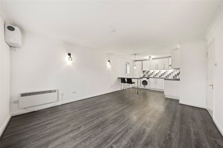 Cobham Gate, Freelands Road, KT11 - Photo 4