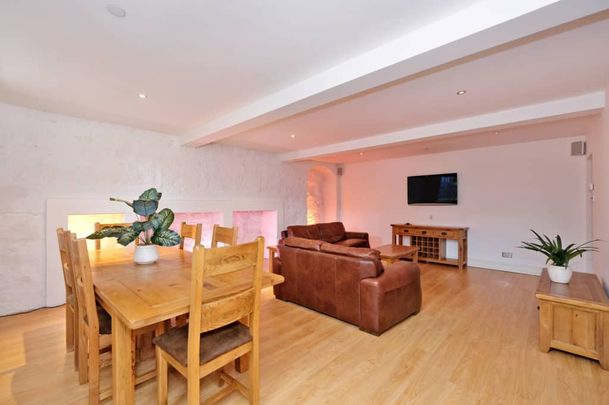 3a Golden Square, Aberdeen, AB10 1RD - Photo 1