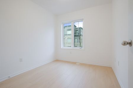 For Lease - 2655 Deputy Minister Path, Oshawa, Ontario - Photo 4