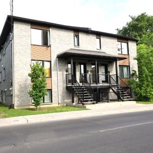 5 1/2 à louer Longueuil - Photo 2