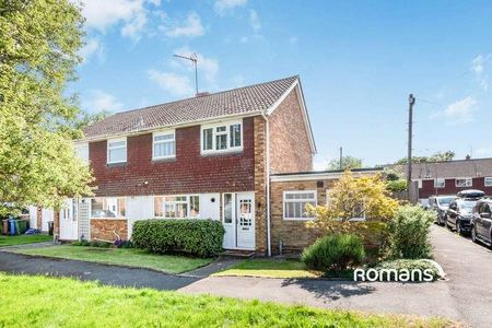 Derwent Close, Farnborough, Hampshire, GU14 - Photo 5