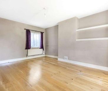 Lee Road, Aylesbury, HP21 - Photo 2