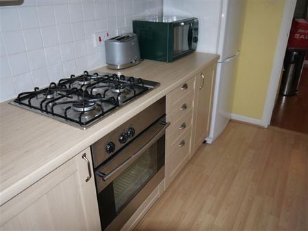 2 bedroom flat to rent - Photo 5