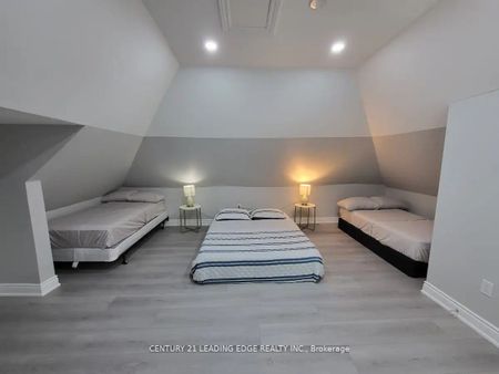 For Lease - 5595 WESLEY Place, Niagara Falls, Ontario - Photo 4