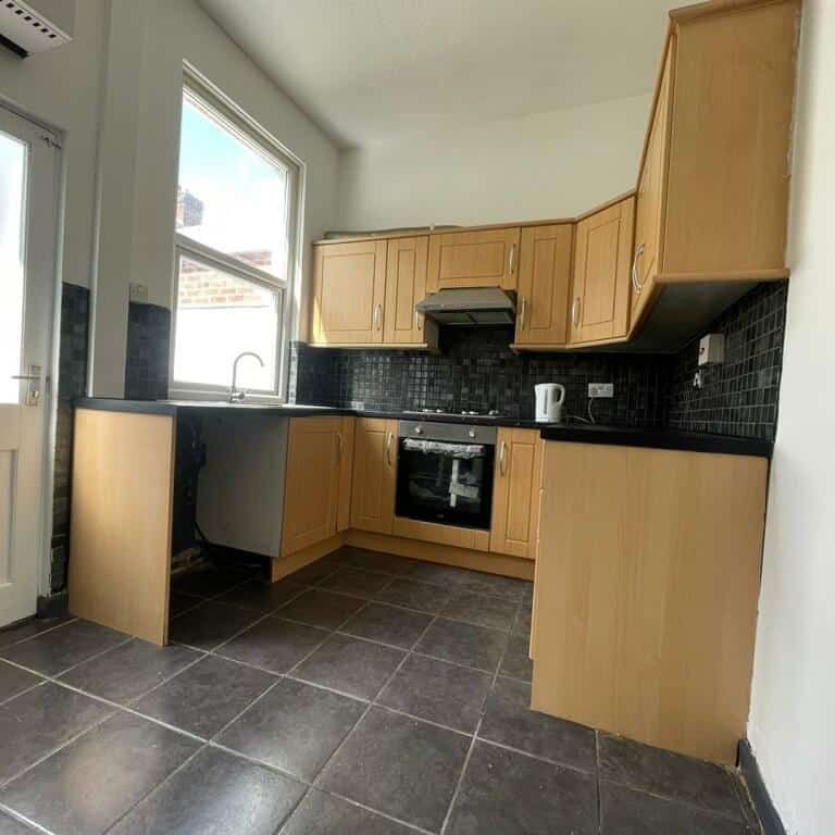 2 Bedroom Terrace House to Rent in Ashton - Photo 1