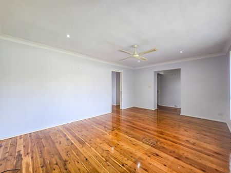 Neat & Spacious Family Home in Prime Location - Photo 4