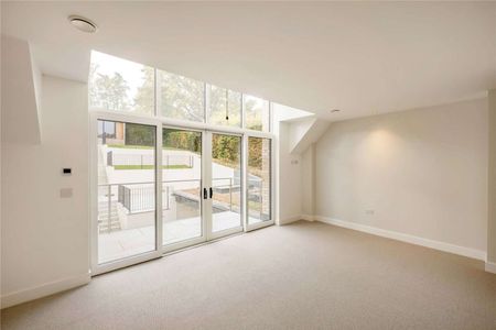 An exceptional detached home finished to the highest standard throughout. - Photo 2
