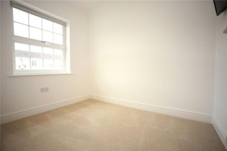 2 bedroom semi-detached house to rent - Photo 3