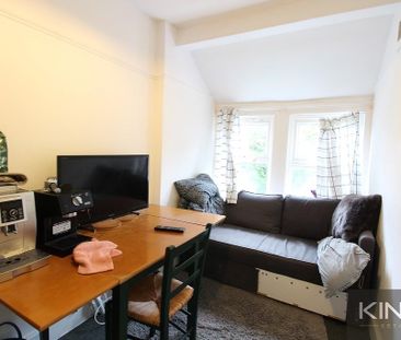 4 bedroom semi-detached house to rent - Photo 5