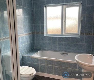 2 bedroom semi-detached house to rent - Photo 5